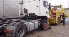Skutki piątkowej kolizji osobowego Renault z ciężarową Scanią /Fot. SOS Assistance...
