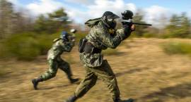 Rozgrywki Paintball organizowane przez firmę Pluton z Zambrowa /Fot. Andrzej Tymiński...