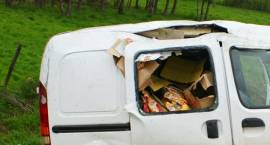 Skutki dachowania Renault Kangoo w dn. 30.04.2011 r.