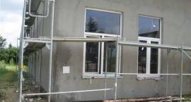 Prace remontowo-budowlane przy nowym skrzydle GOK-u w Szumowie