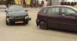 Kolizja na skrzyżowaniu ul. Podedwornego i Konopnickiej