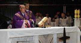 Uroczystość wprowadzenia relikwii bł. Jana Pawła II w postaci kropli krwi do kościoła...