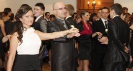 Studniówka 2012 maturzystów z Zespołu Szkół Ogólnokształcących w Zambrowie - ZSO...