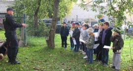 Uczniowie odwiedzili komendę policji