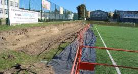 Budowa trybuny na boisku bocznym przy Stadionie Miejskim w Zambrowie