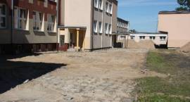 Przy Szkole Podstawowej nr 5 w Zambrowie ruszyła budowa boisk sportowych Orlik 2012