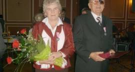 Każda para z 50-oletnim stażem otrzymała medal prezydenta RP /Fot. z zasobów UG Zambrów