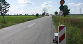 Ruch wahadłowy na drodze nr 66 - 2 km za Laskowcem w kierunku Wys. Maz. (2008.07.10)...