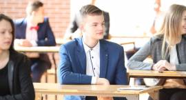 Gimnazjaliści napisali testy z matematyki i nauk przyrodniczych