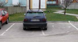 Parkowanie z głową na ul. Wyszyńskiego /Fot. 2008.04.04 - czytelnik Portalu (dane do...