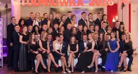 Studniówka ZS1 2016. Zdjęcia grupowe