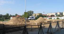 Ruszyła budowa budynku przy basenie i boiskach