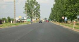 Nowa nawierzchnia drogi nr 8, jeszcze bez oznakowań, widok w kierunku na Białystok /...