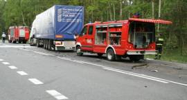 Akcja ratunkowa po tragicznym wypadku na drodze nr 8 w okolicy miejscowości Podłaki...