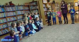 Szare, bure i pstrokate… czyli koci świat w bibliotece