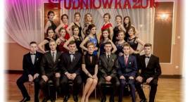 Studniówka w ZSA 2016. Zdjęcia grupowe