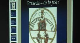 Projekcja w trakcie wykładu