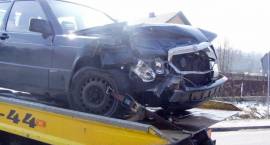 Skutki kolizji na skrzyżowaniu w Cieciorkach /Fot. SOS ASSISTANCE Marek Rytelewski