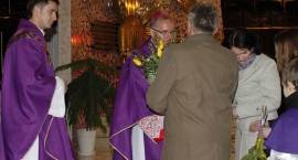 Uroczystość wprowadzenia relikwii bł. Jana Pawła II w postaci kropli krwi do kościoła...