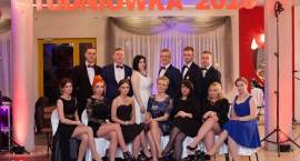 Studniówka ZS1 2016. Zdjęcia grupowe