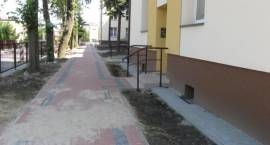 Trwają prace przy zagospodarowaniu terenu wokół Bursy Szkolnej nr 1. Stan prac na : 12...
