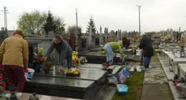 Trwają przygotowania do Wszystkich Świętych na zambrowskich cmentarzach