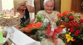Kwiaty i list od premiera. Pani Janina Zalewska skończyła 100 lat.