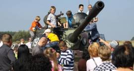 Piknik Pancerny w Starym Zakrzewie w ramach jubileuszu 20-lecia Gminy wiejskiej...
