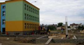 Wizyta Marszałka Krzysztofa Putry na terenie budowy hali przy ZSO /Fot. Justyna...