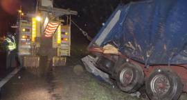 Akcja wydobycia TIR-ów z rowu po wypadku w dn. 05.05.2010 r. w okolicach m. Żabikowo -...