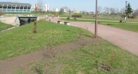 Widok od mostu w kierunku terenów zielonych 21.04.2006 r. /Fot. G.Zawistowski