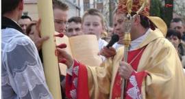 Liturgia w czasie Wielkiej Soboty w kościele pw. Trójcy Przenajświętszej /Fot. Jarosław...