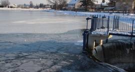 Uwaga na zamarznięte zbiorniki wodne