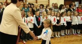 Pasowanie uczniów klas pierwszych w SP4