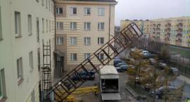 Montaż windy przy budynku przy ul. Fabryczna 3