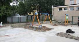 Budowa placu zabaw przy SP5. Stan prac z 21. lipca 2011 r.