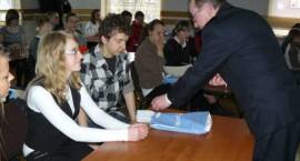 Powiatowe eliminacje Turnieju Wiedzy Pożarniczej w KP PSP Zambrów