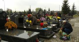 Trwają przygotowania do Wszystkich Świętych na zambrowskich cmentarzach