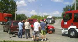 Wypadek z udziałem trzech aut na skrzyżowaniu ulic Łomżyńskiej i Polowej