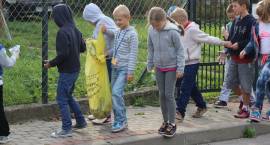 Uczniowie i przedszkolaki w akcji „Sprzątanie Świata”