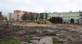 Budowa parku przy Szkole Podstawowej nr 3 w Zambrowie. Stan prac na: 23.11.2010r.