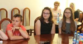 Lekcja obywatelska. Dzieci ze szkół i przedszkoli z wizytą w Urzędzie Miasta [foto]