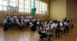 Koncert orkiestry smyczkowej i chóru z Białegostoku w SP4