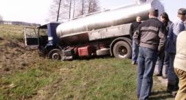 Skutki tragicznego wypadku na trasie nr 8 w okolicach Kołak K. /Fot. Marek Rytelewski -...