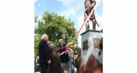 Odsłonięcie pomnika żołnierza II RP