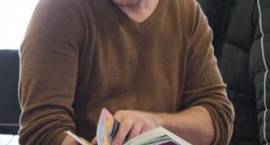 Pisarz Tomasz Trojanowski w Bibliotece Gminnej w Szumowie