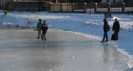 Uwaga na zamarznięte zbiorniki wodne
