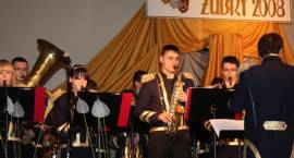 Koncert Miejskiej Modzieżowej Orkiestry Dętej rozpoczął uroczystą galę /Fot. Grzegorz...