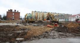 Budowa parku przy Szkole Podstawowej nr 3 w Zambrowie. Stan prac na: 23.11.2010r.