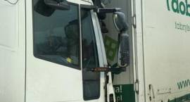 Skutki kolizji na drodze nr 8 w rejonie Żabikowa